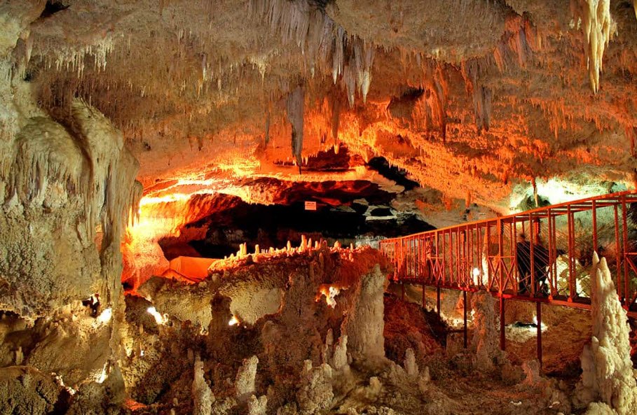 Qori Qala Cave, Iran
